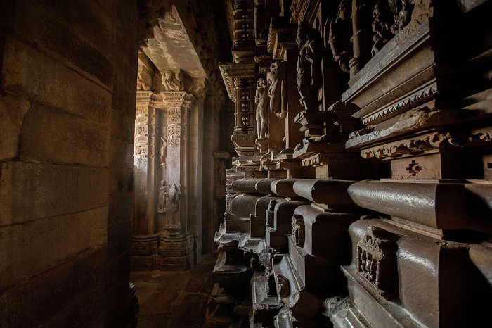 Bên trong đền Khajuraho Ấn Độ