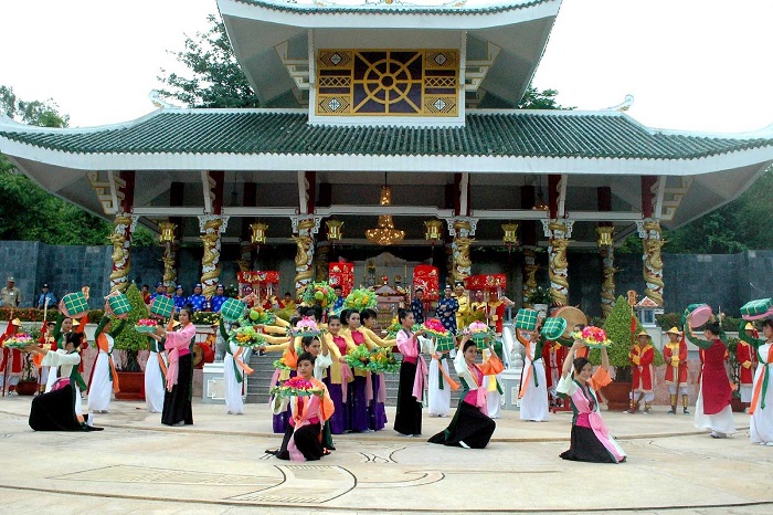 Lễ hội miếu Bà Chúa Xứ là một trong những lễ hội ở An Giang có quy mô lớn nhất trong