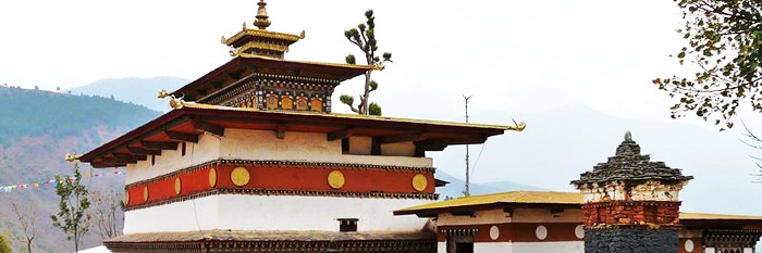 Mái nhà dát vàng ở tu viện Chimi Lhakhang Bhutan