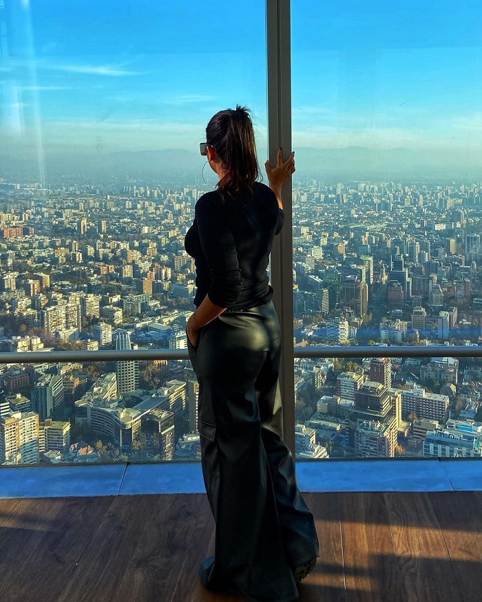 Ngắm nhìn khung cảnh ấn tượng từ Sky Costanera là điều nên làm tại thành phố Santiago Chile 