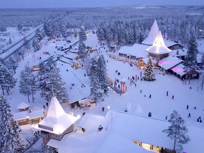 Khám phá khu vực xung quanh là trải nghiệm tuyệt vời ở lâu đài tuyết Kemi Phần Lan