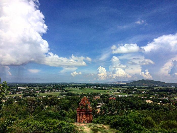 Phú Lốc tháp Chăm ở Bình Định