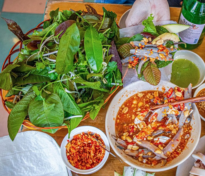 quán gỏi cá trích ngon ở Phú Quốc - Nhà hàng Nghêu Sò Ốc Hến