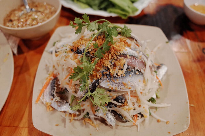 quán gỏi cá trích ngon ở Phú Quốc - nhà hàng Sông Xanh