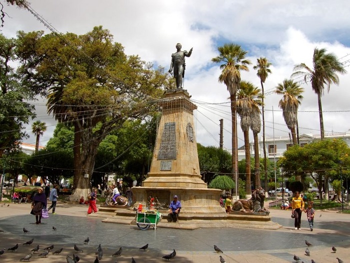Ghé thăm Quảng trường 25 de Mayo là điều thú vị để làm ở thành phố Sucre