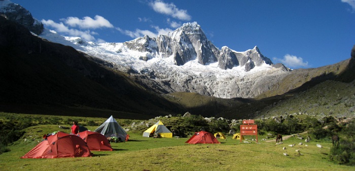 Santa Cruz Trek là điểm tham quan ở dãy núi Cordillera Blanca Peru