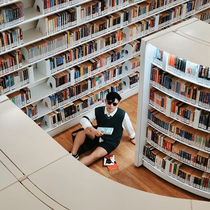 Thư viện Library@Orchard cũng là một trong những thư viện đẹp nhất châu Á mà bạn nên ghé thăm