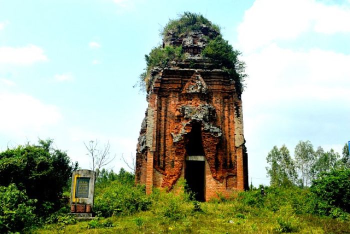 Phú Lốc tháp Chăm ở Bình Định