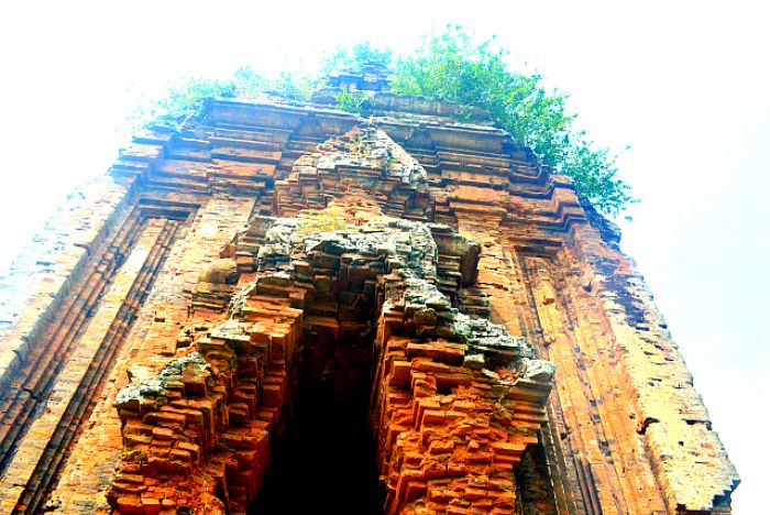 Thủ Thiện  tháp Chăm ở Bình Định