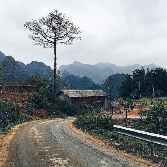 Where is Ta Lung Commune in Ha Giang?