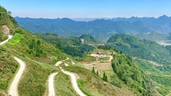 Ta Lung commune, Ha Giang with winding roads