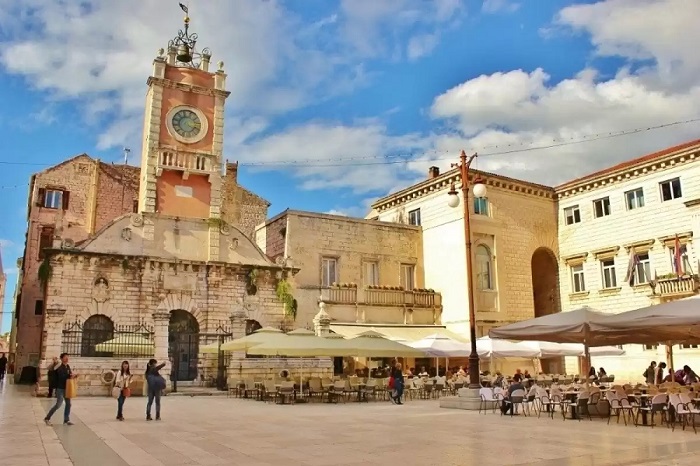 Ghé thăm Quảng trường Nhân dân Zadar là điều nên làm ở thành phố Zadar 