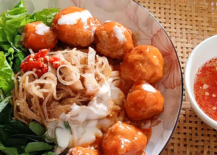hương vị bánh tằm Ngan Dừa Bạc Liêu - Ăn cùng những viên xíu mại 