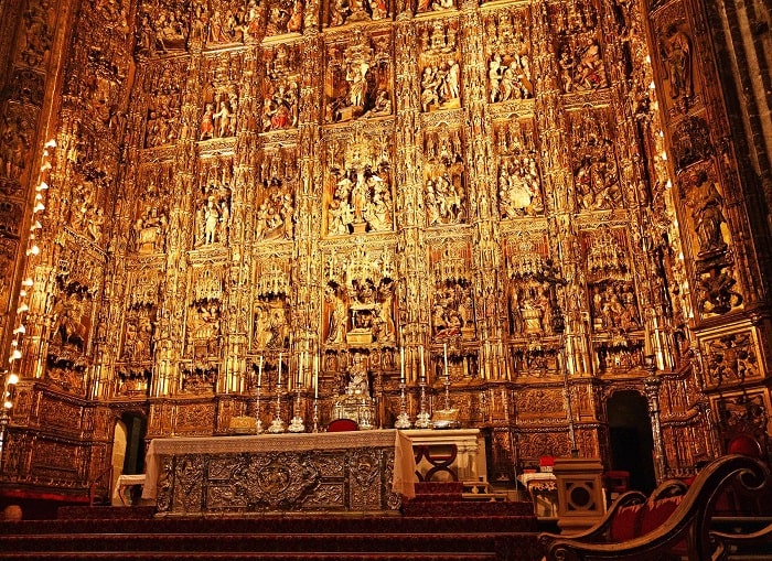 Xem Nhà nguyện lớn và bàn thờ ở nhà thờ Sevilla Tây Ban Nha 