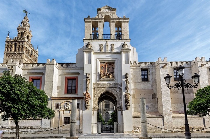 Xem Cánh cửa tha thứ ở nhà thờ Sevilla Tây Ban Nha 