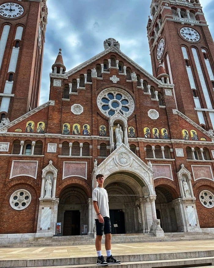 Nhà thờ Votive là địa điểm không nên bỏ lỡ khi du lịch Szeged
