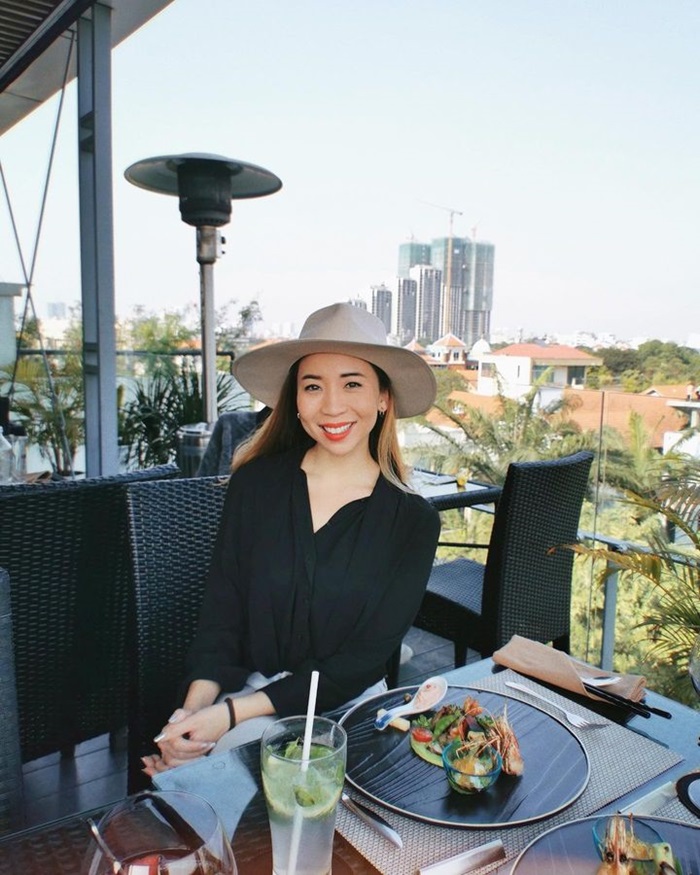 nhà hàng trên cao view đẹp Hà Nội - PePe la Poule
