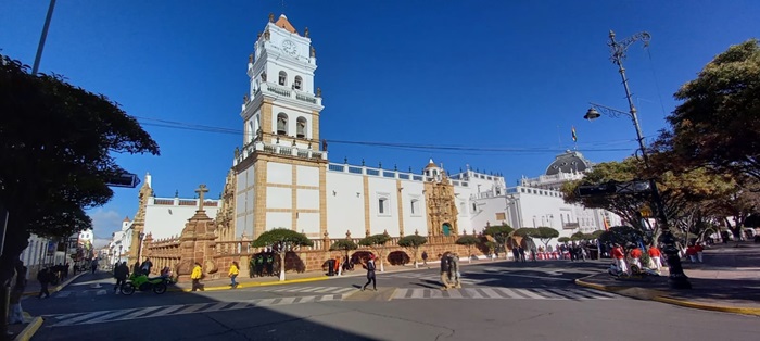 Nhà thờ Sucre là một trong những nhà thờ đẹp ở Bolivia
