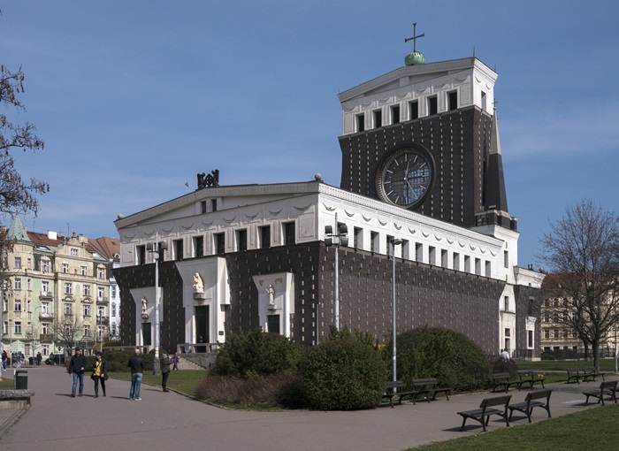 Nhà thờ Thánh Tâm là một trong những công trình nổi tiếng ở Praha