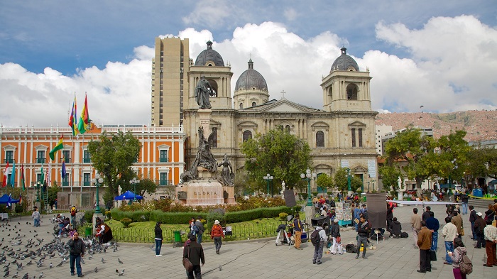 Plaza Murillo là địa điểm du lịch quanh cáp treo Mi Teleferico