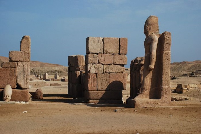 Tàn tích ở Tanis là  kỳ quan ở Ai Cập nhất định phải đặt chân đến 1 lần