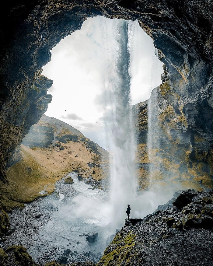 Thác Seljalandsfoss là một trong những thác nước đẹp nhất châu Âu góc nào cũng ra ảnh đẹp
