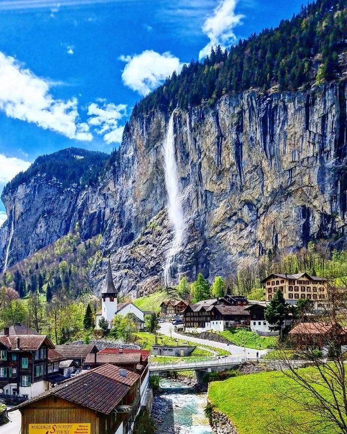 Thác Staubbach là một trong những thác nước đẹp nhất châu Âu nằm ở Thụy Sỹ