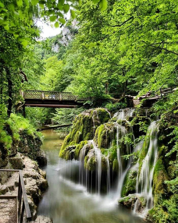 Thác Bigar là một trong những thác nước đẹp nhất châu Âu có cảnh đẹp thần tiên