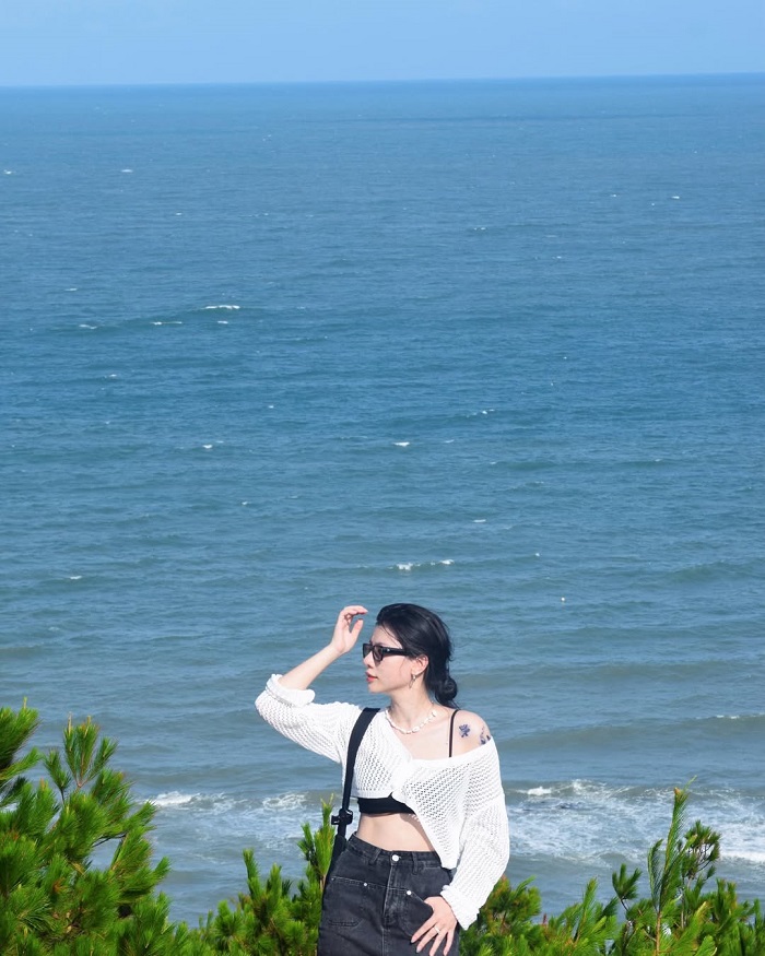 Để du lịch Quan Lạn, du khách cần tới Quảng Ninh trước