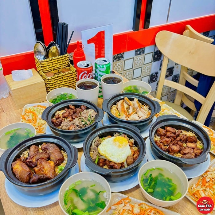 quán cơm thố ngon Hà Nội - Cơm thố Anh Nguyễn