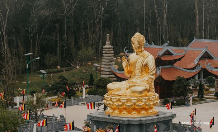 ba ngôi chùa Trúc Lâm ở Nha Trang Trúc Lâm Hòn Bà