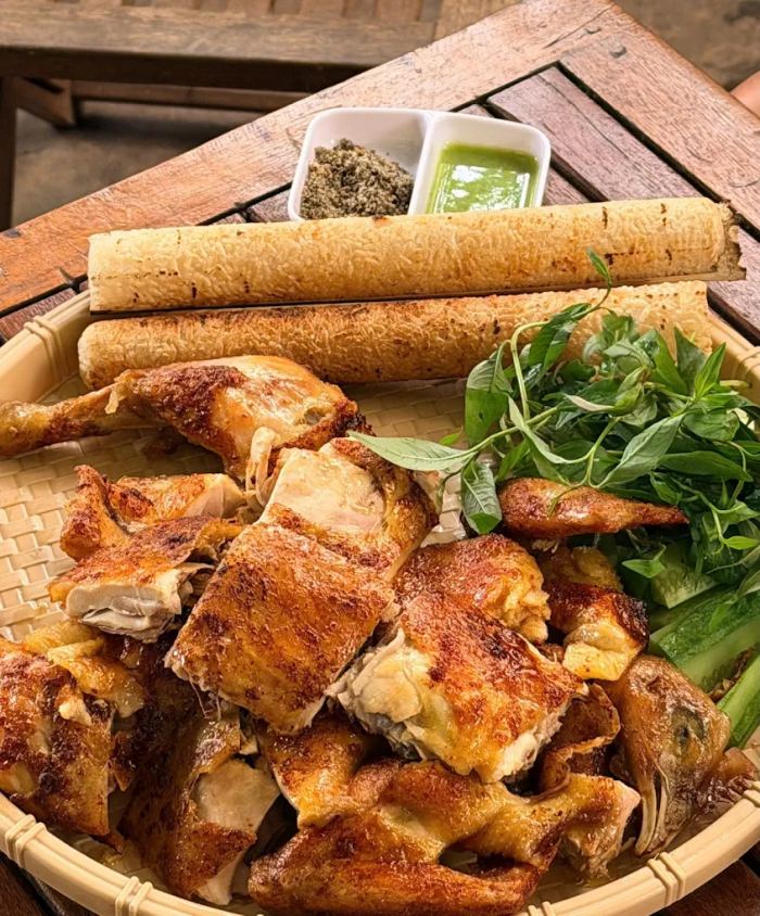 đặc sản Buôn Mê Thuột gà nướng cơm lam 