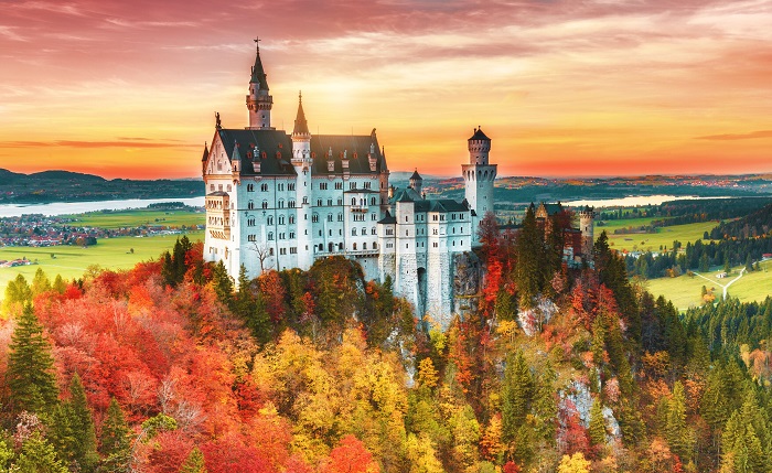 Du lịch Đức mùa thu nên đi lâu đài Neuschwanstein