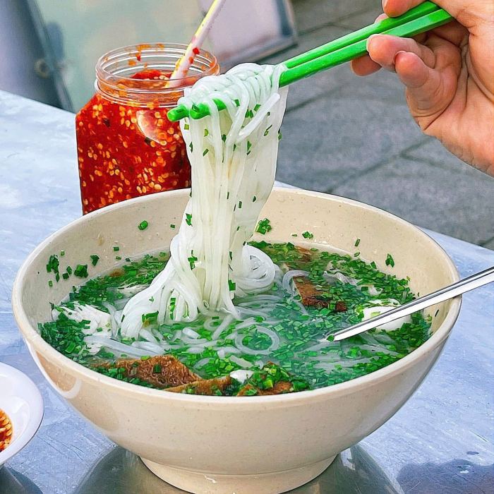 món ngon Tuy Hòa bánh canh hẹ 