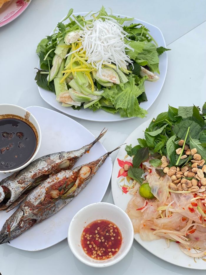 món ngon Tuy Hòa cá ồ mắm ruột 