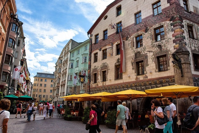 Đặt chân đến thành phố đẹp như tranh vẽ Innsbruck nước Áo