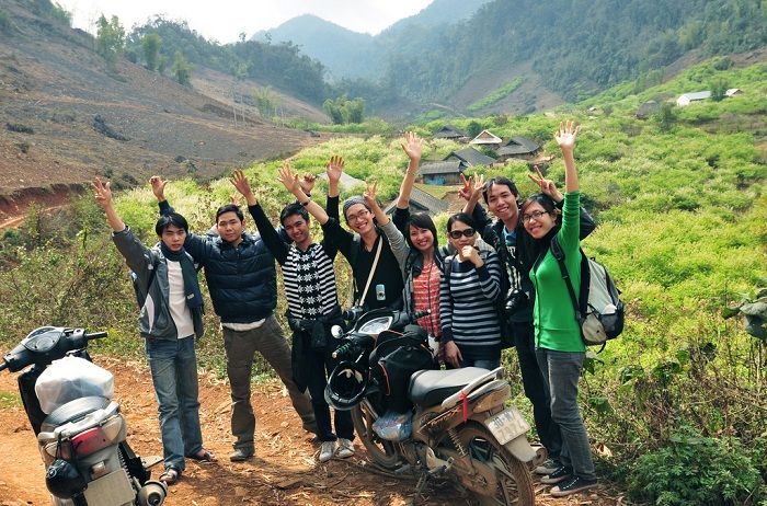 Sharing experiences in Lung Van Hoa Binh tourism