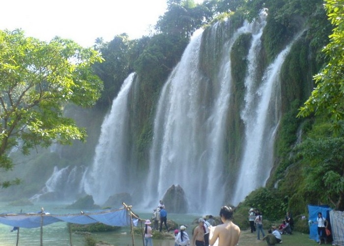 Mold Tat Thai Nguyen Waterfall - a great tourist destination for a relaxing summer day