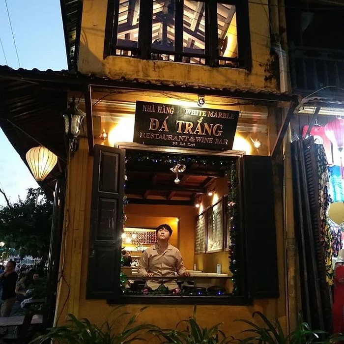  Stick armpits' bars in Hoi An are beautiful and exclusive to chill with friends 