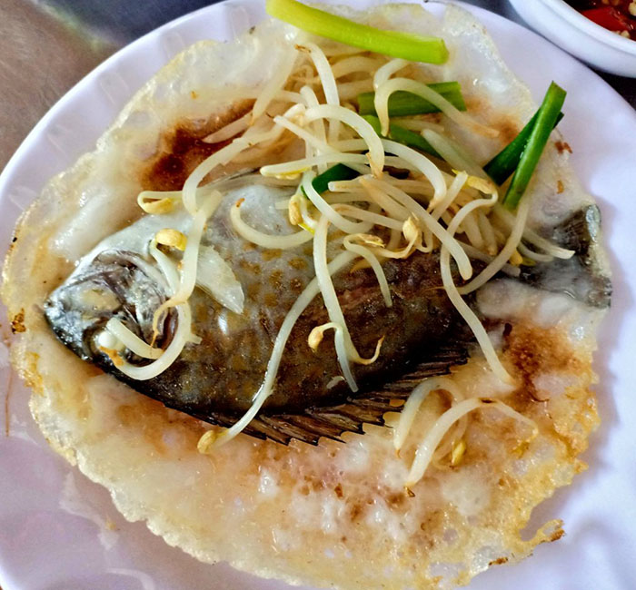 Bánh xèo cá kình làng Chuồn - món ngon xứ Huế
