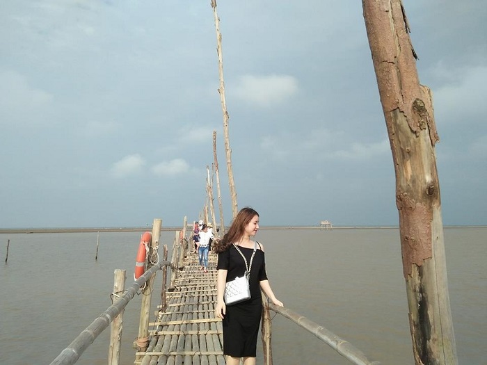 Black Con Black Sea - A beautiful place to take pictures in Thai Binh