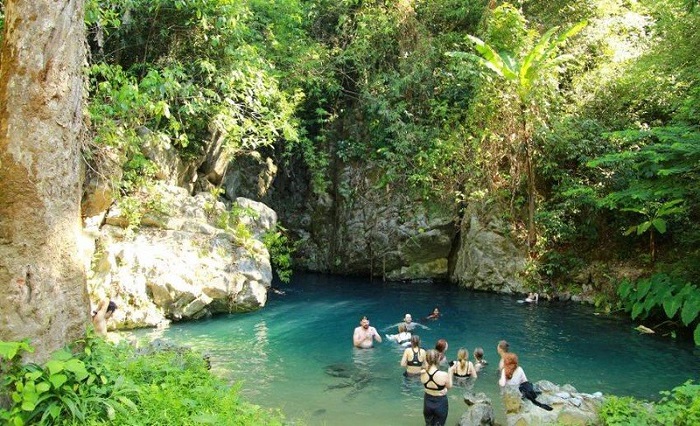 Thử thách tour du lịch kỳ bí tại thung lũng Ha Ma Đa - hang Trạ Ang Quảng Bình 