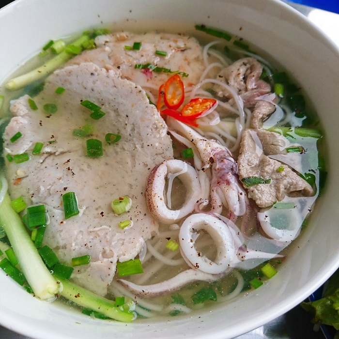 Noodles stirred Phu Quoc - a famous specialty of the island Ngoc
