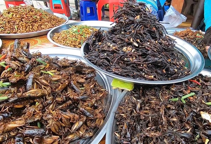 chợ côn trùng Campuchia ăn gì ngon nhất