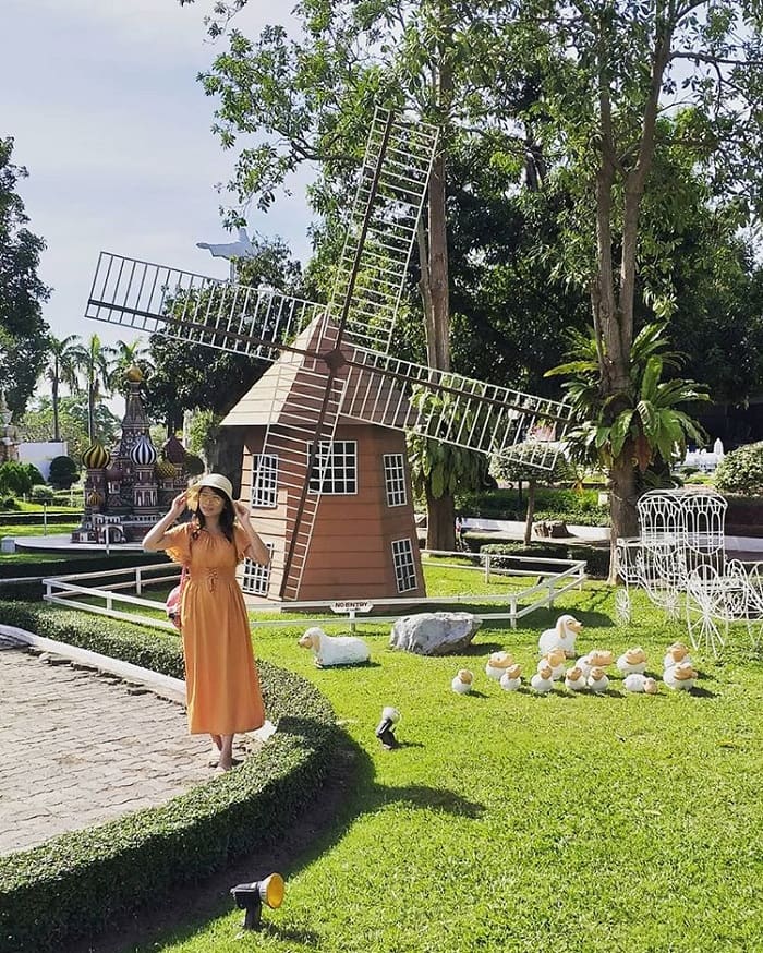 Dạo quanh thế giới tại công viên Mini Siam ở Pattaya