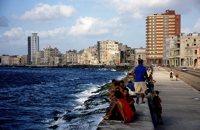 Cung đường biển Malecon - Bãi biển đẹp ở Cuba