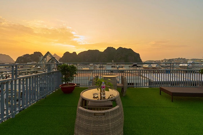 Travel on savings with cheap hotels in Ha Long
