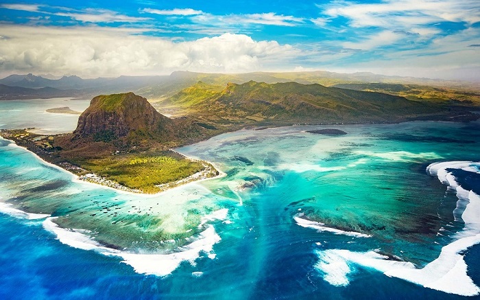 ngọn thác dưới đáy biển Mauritius