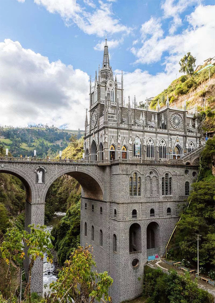 Nhà thờ Las Lajas - thánh đường nằm giữa hẻm núi