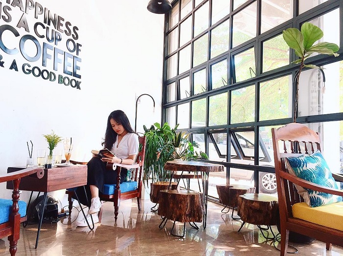 Virtual life 'quality' at beautiful cafes in Buon Ma Thuot